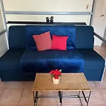 charmant studio au Cœur de Nice terrasse ensoleillée 850 M des plages